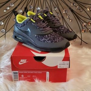 NWT and box nike air max thea size 6